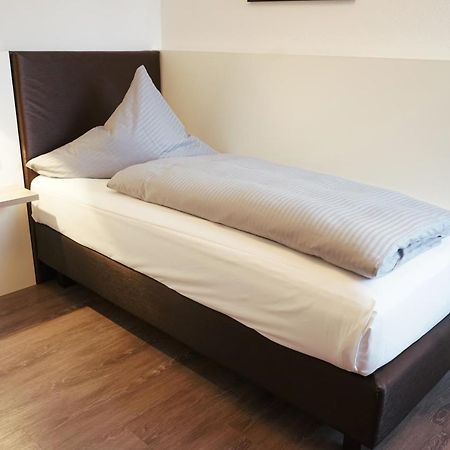 Hotel Am Ostpark Нойбиберг Екстериор снимка