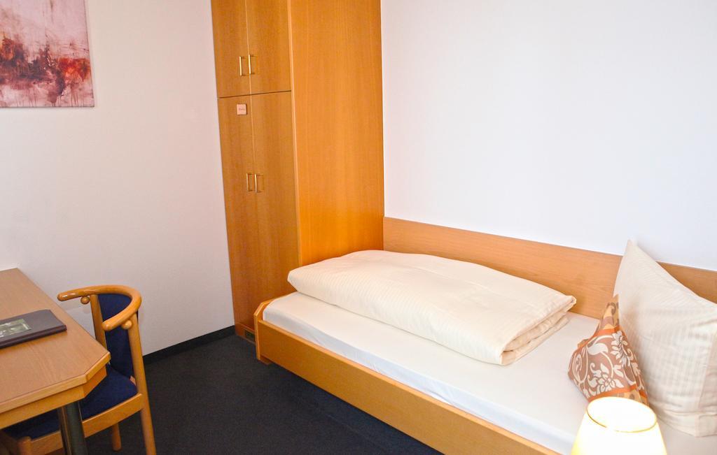 Hotel Am Ostpark Нойбиберг Стая снимка