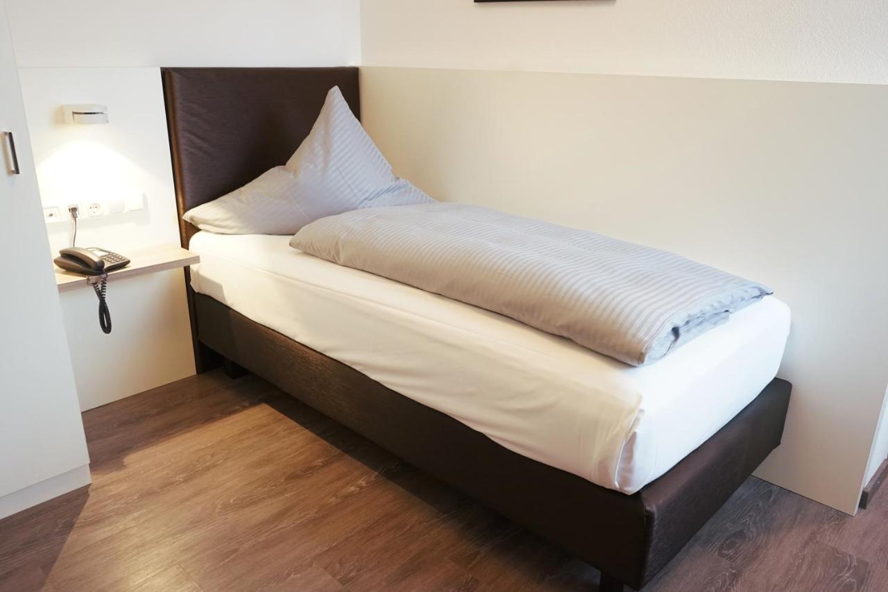 Hotel Am Ostpark Нойбиберг Екстериор снимка
