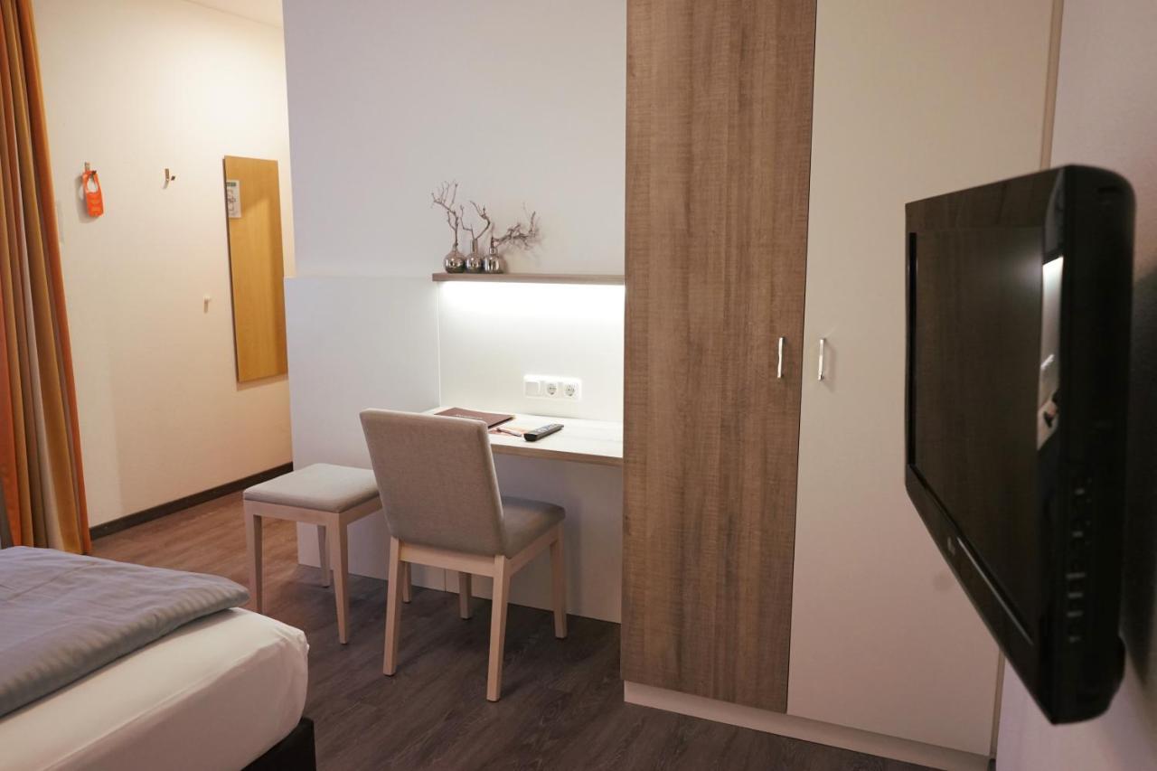 Hotel Am Ostpark Нойбиберг Екстериор снимка