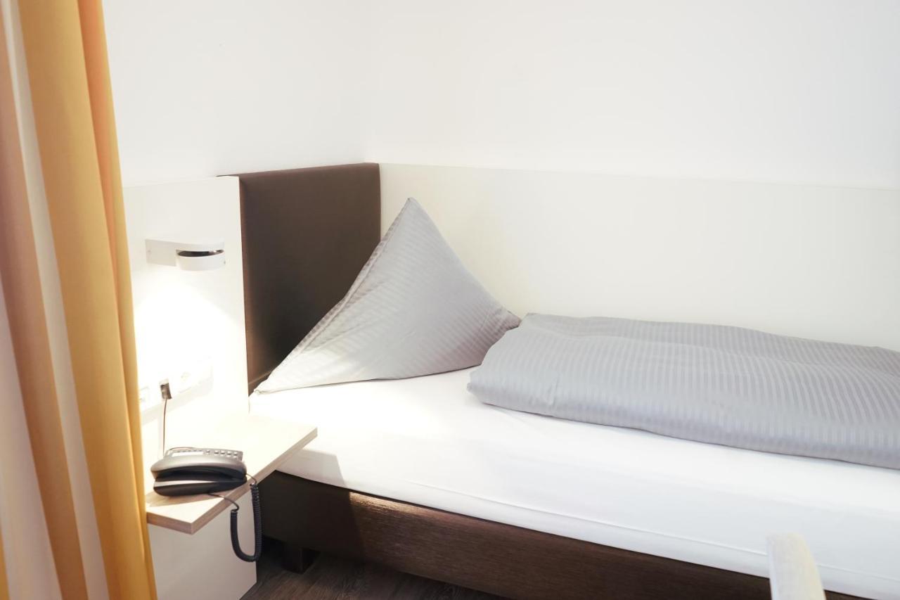 Hotel Am Ostpark Нойбиберг Екстериор снимка